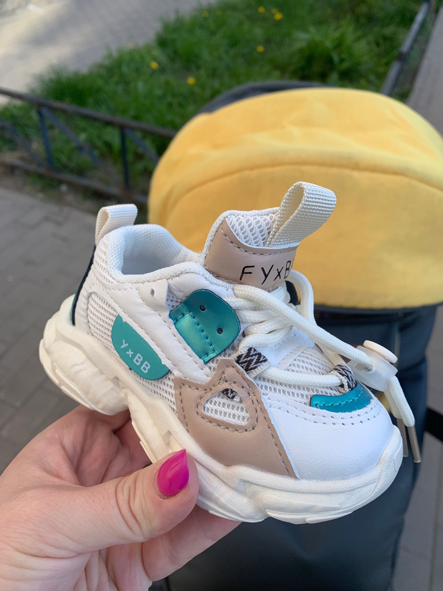 Sapatilhas FY x BB